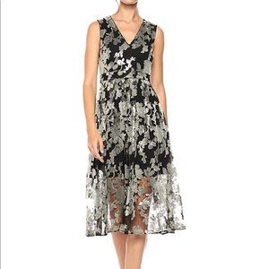 Vince Camuto Women's Floral Sequin V-NeckMidiDress